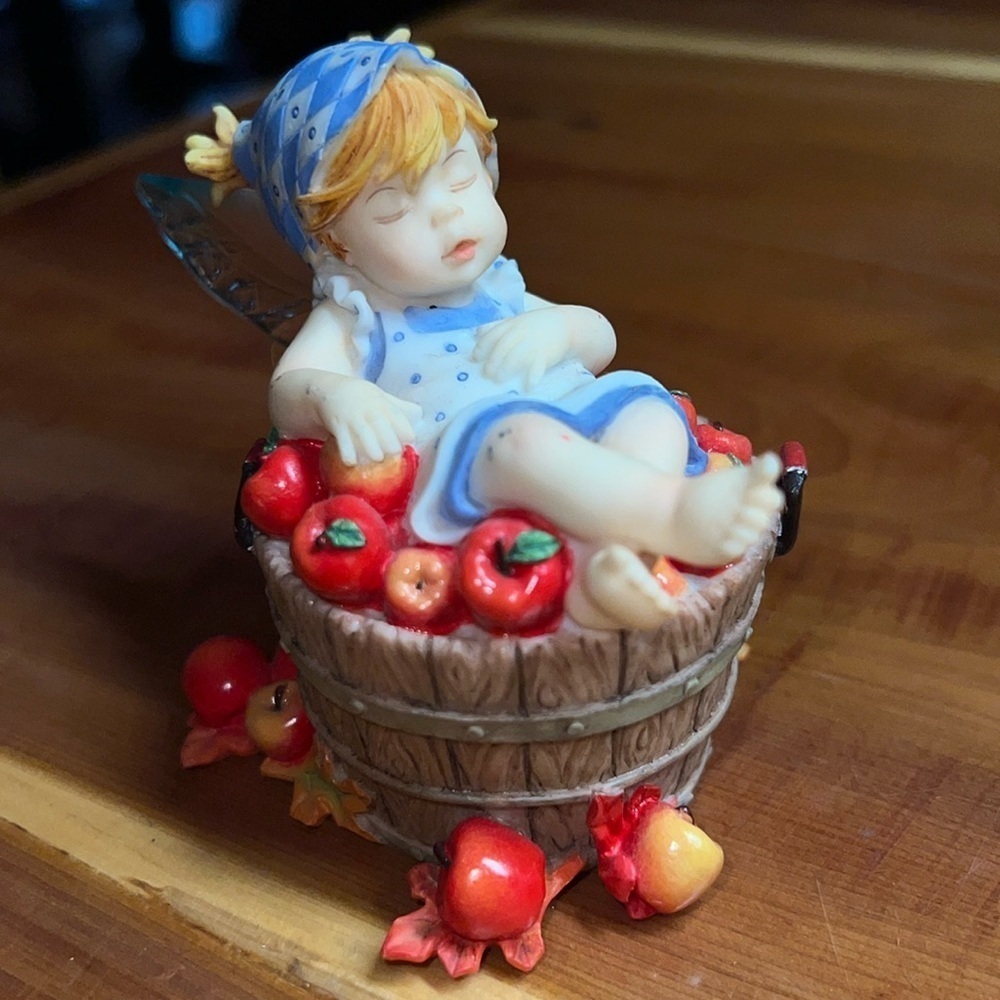 Enesco Little Kitchen Fairies: Apple Picker Fairie 2007